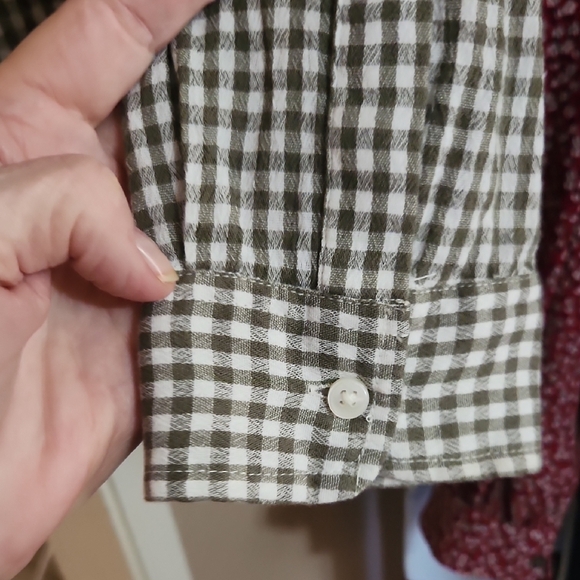 Lucky Brand Gray & White Gingham Button-Down Shirt - Picture 4 of 7